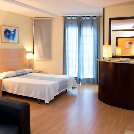 Apartamentos Alos Barcelona Bagian luar foto